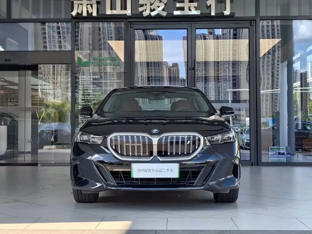 BMW i5 — фото 5