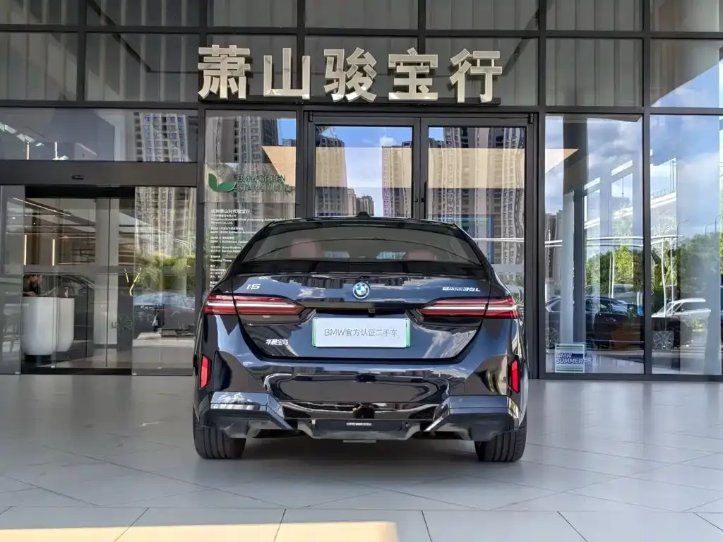 BMW i5 — фото 6