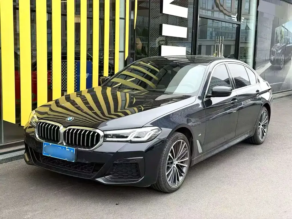 BMW 5 Series — фото 1