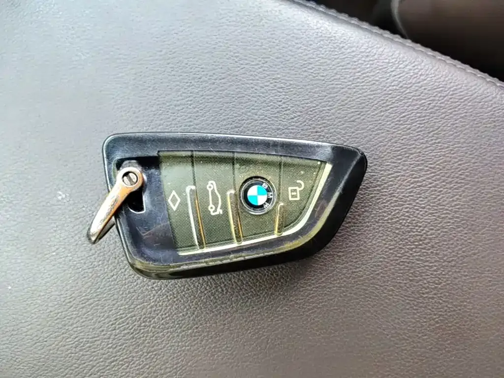 BMW X3 — фото 9