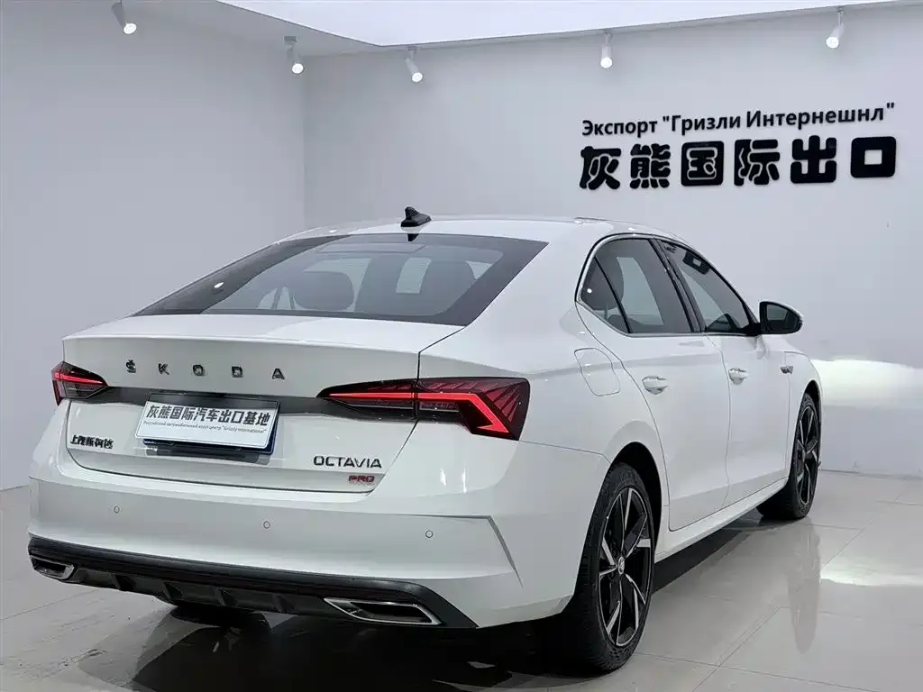 Skoda Octavia — фото 4