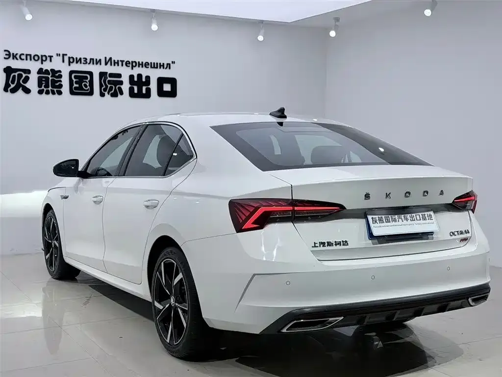 Skoda Octavia — фото 6