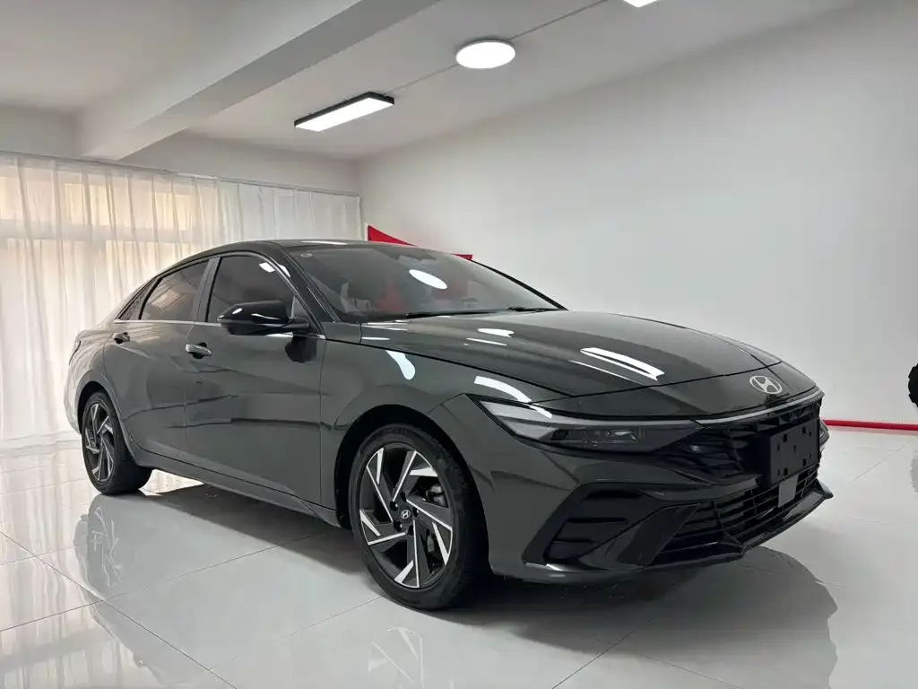 Hyundai Elantra — фото 8