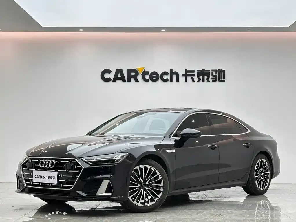 Audi A7L — фото 1