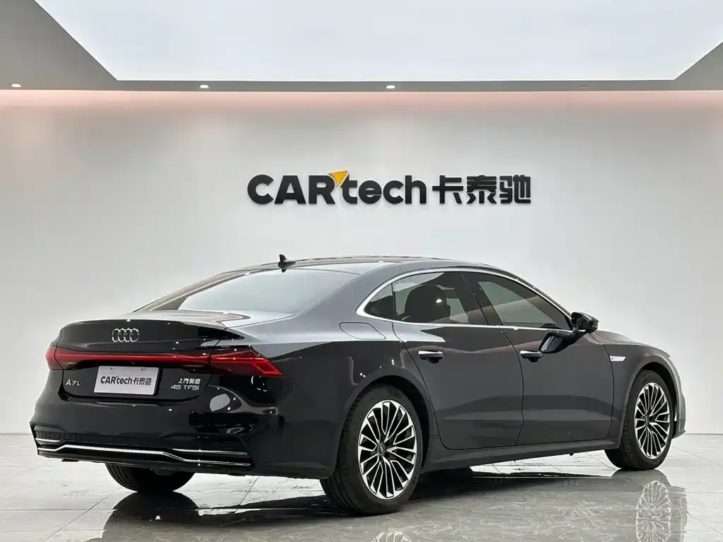 Audi A7L — фото 7
