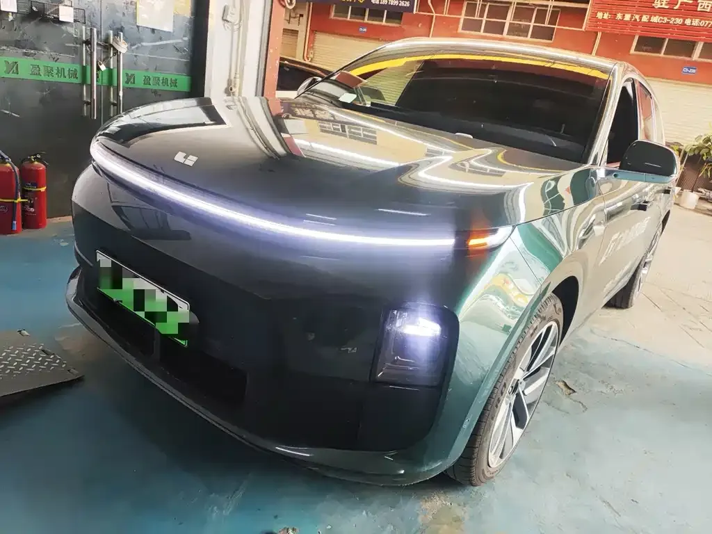 Li Auto L6