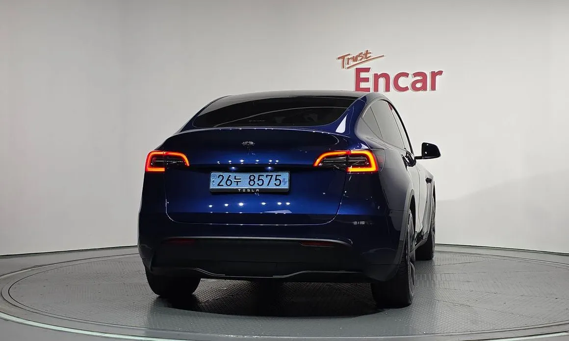 Tesla Model Y — фото 3