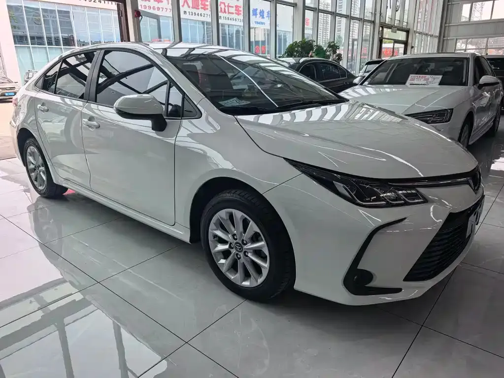 Toyota Corolla — фото 9