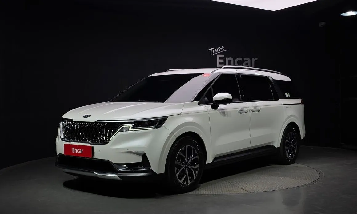 Kia Carnival — фото 1