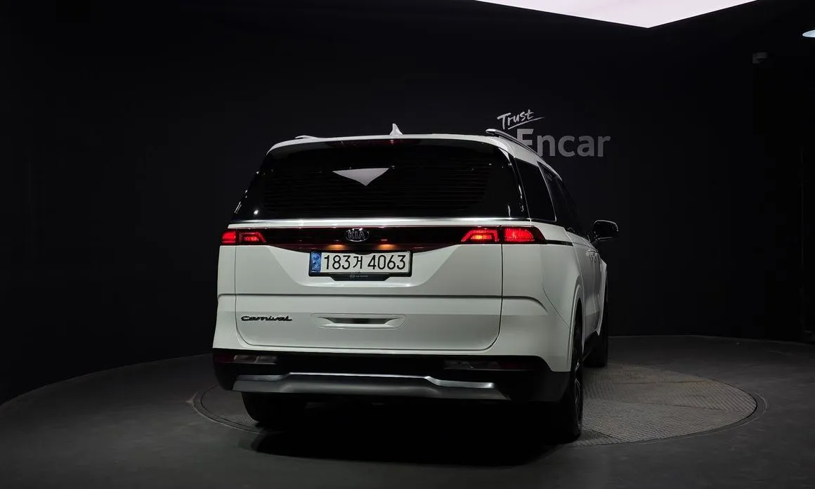 Kia Carnival — фото 5