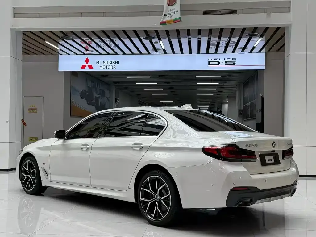 BMW 5 Series — фото 5