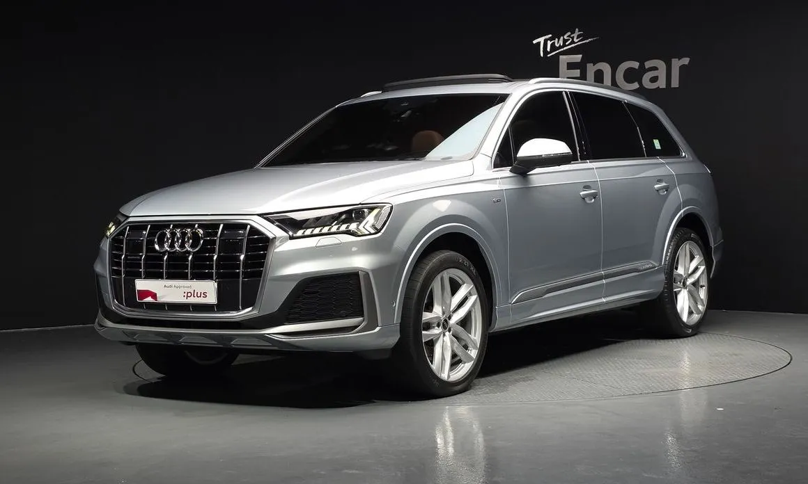 Audi Q7 — фото 1