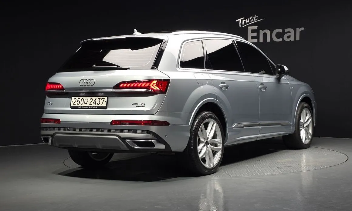 Audi Q7 — фото 3