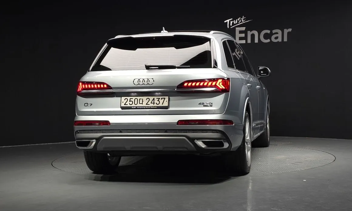 Audi Q7 — фото 4