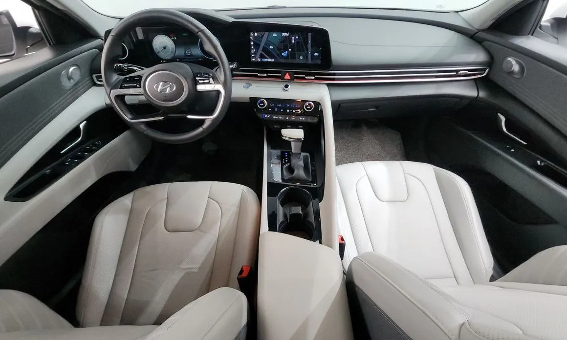 Hyundai AVANTE — фото 3