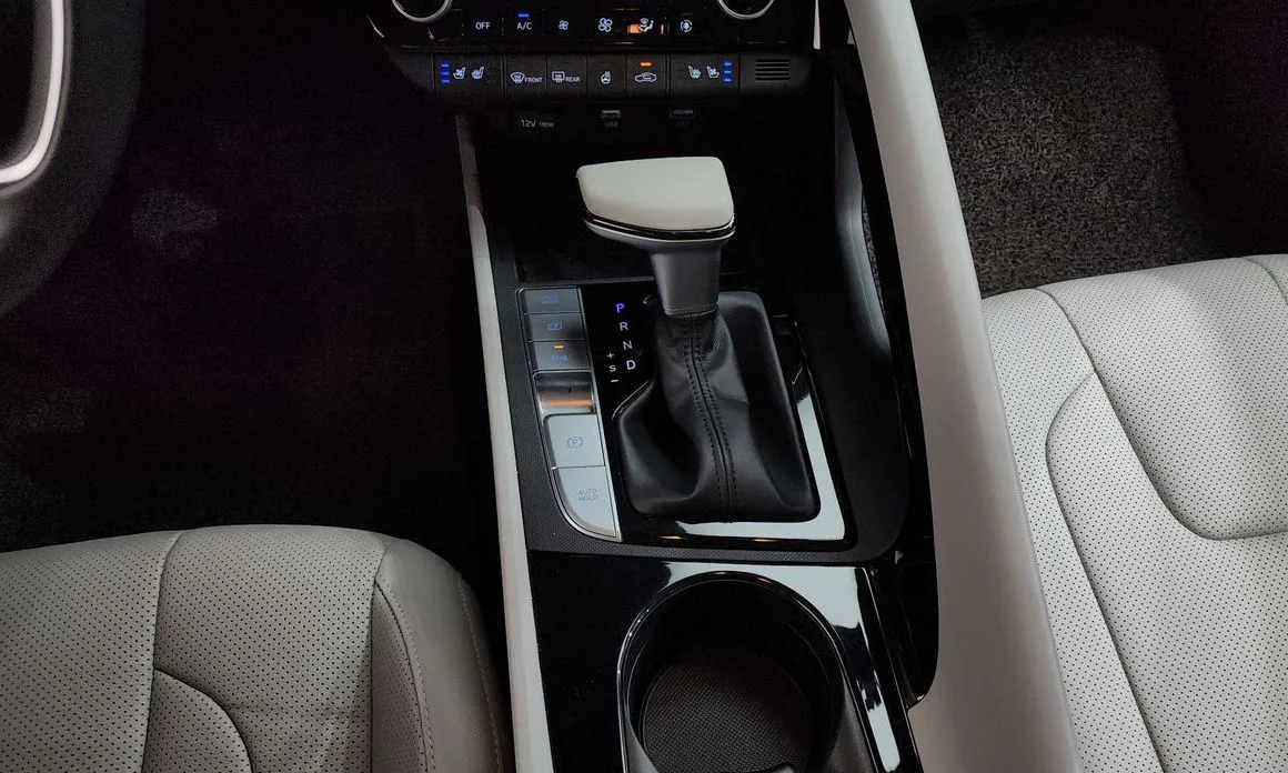 Hyundai AVANTE — фото 8