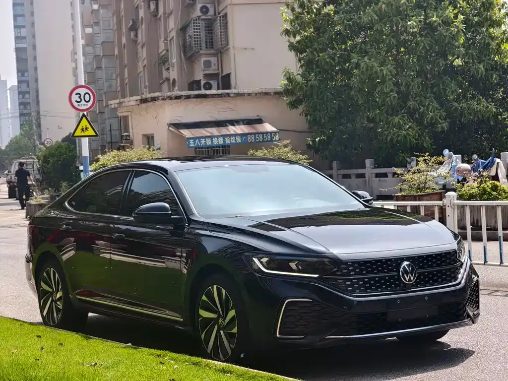 Volkswagen Passat — фото 6