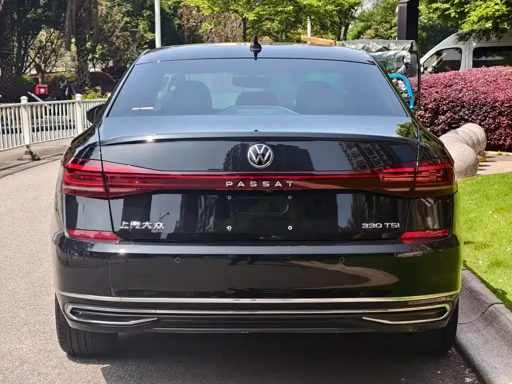 Volkswagen Passat — фото 5