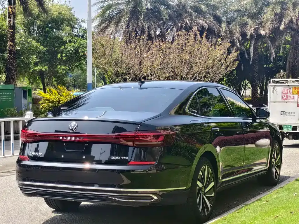 Volkswagen Passat — фото 9