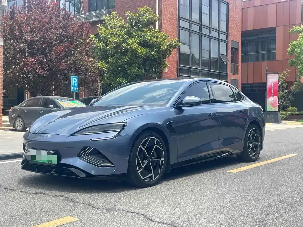 BYD Seal — фото 1