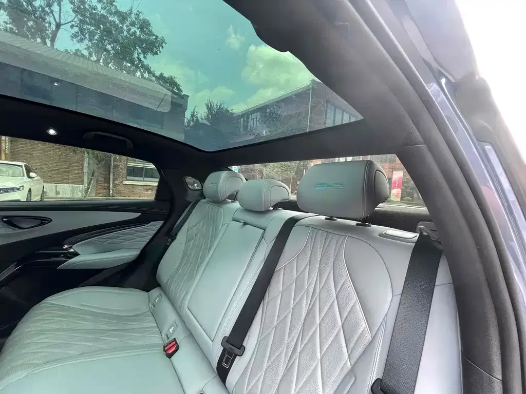 BYD Seal — фото 3