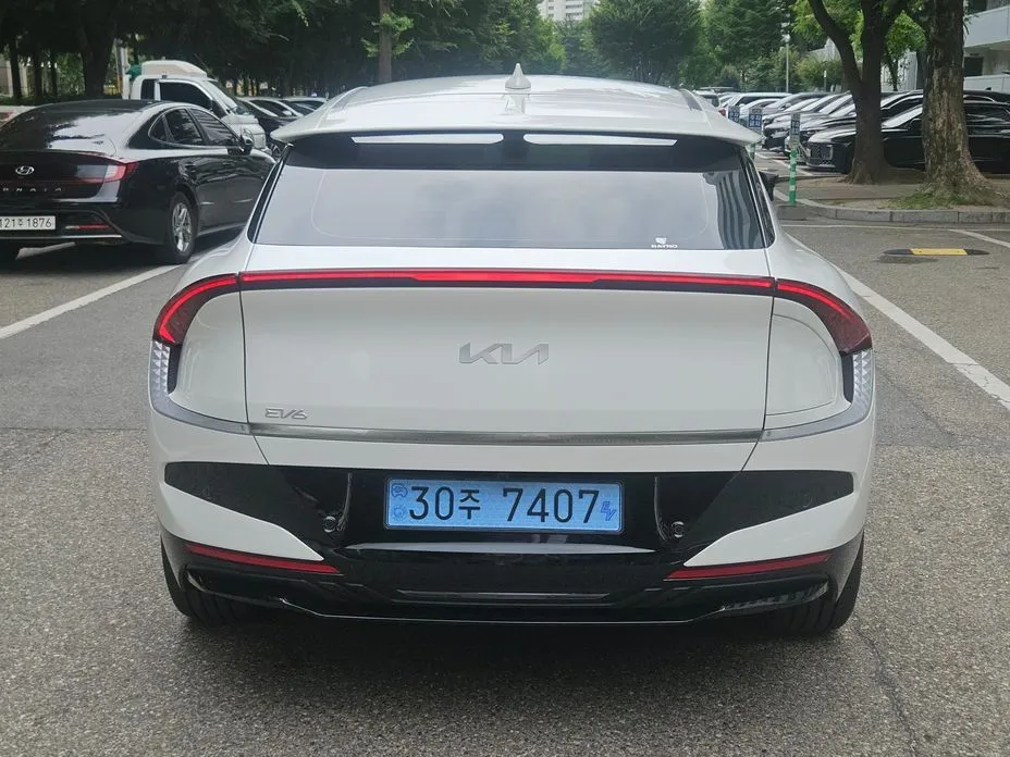Kia EV6 — фото 9