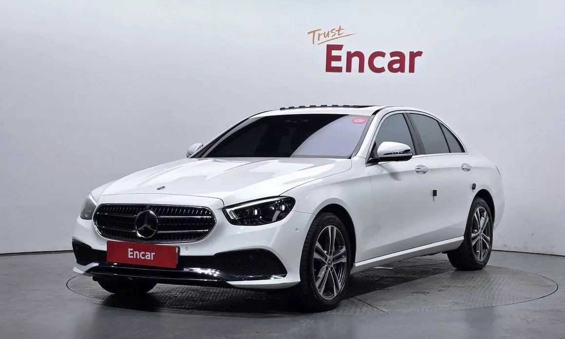 Mercedes-Benz E-Class — фото 1