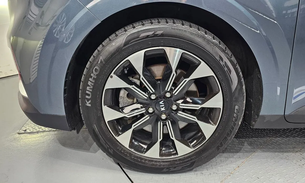 Kia Carnival — фото 10