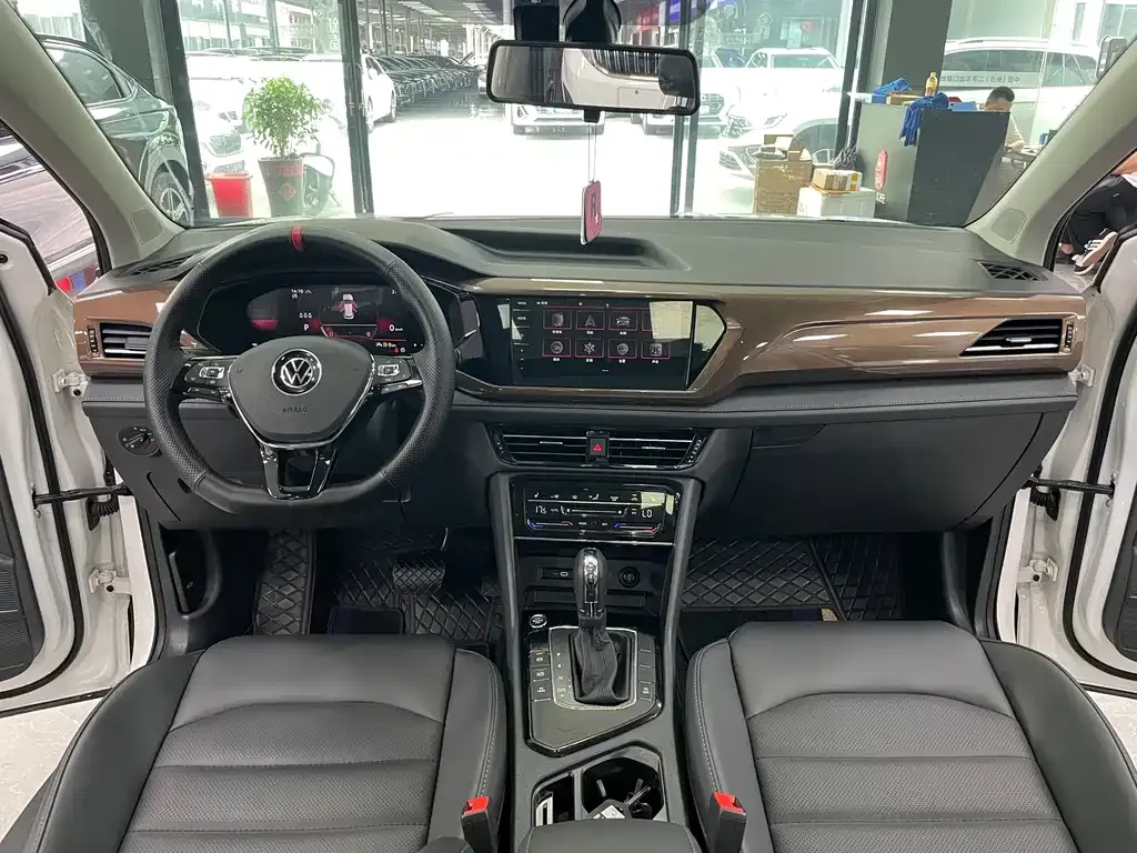 Volkswagen Tharu — фото 9