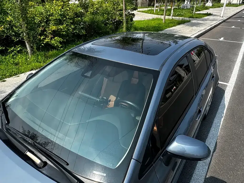 Toyota Corolla — фото 10