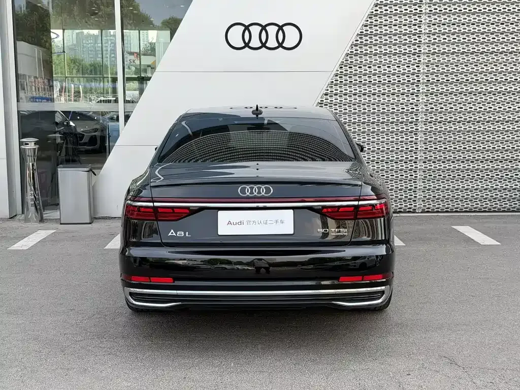 Audi A8 — фото 9