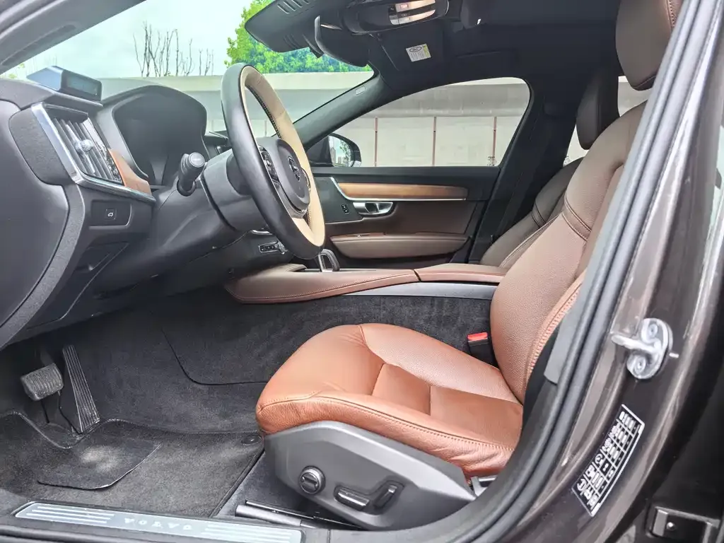 Volvo S90 — фото 2