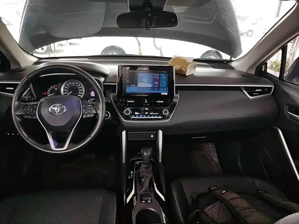 Toyota Corolla Cross — фото 3