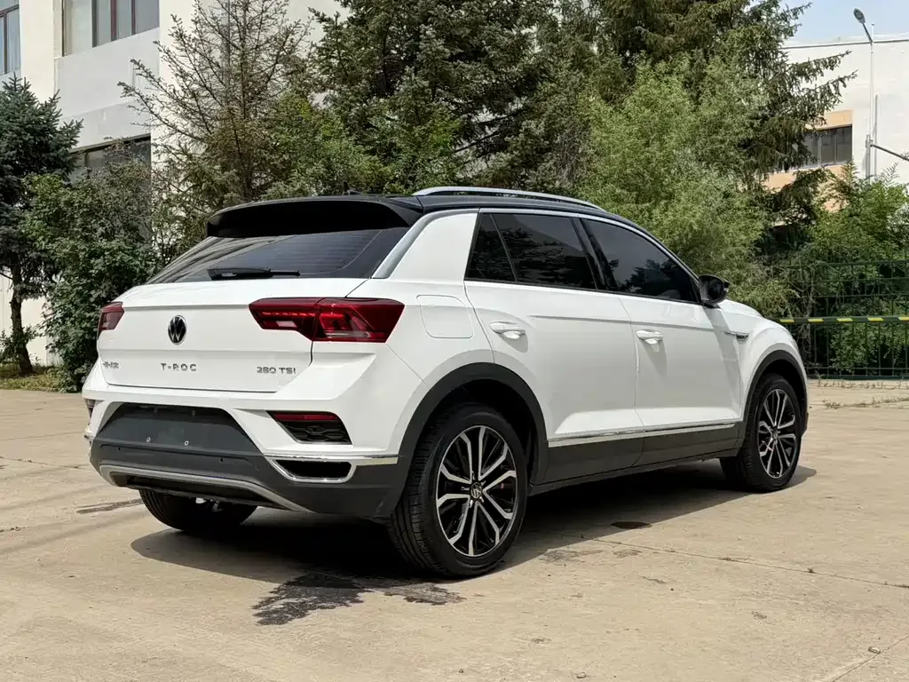 Volkswagen T-Roc — фото 6