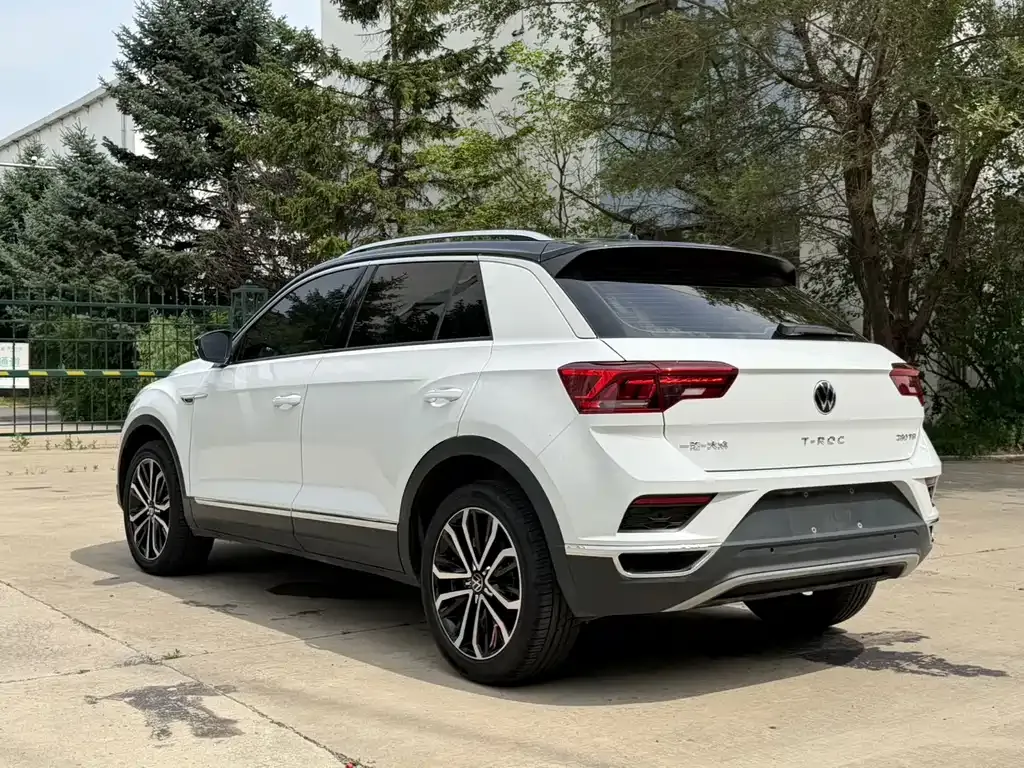 Volkswagen T-Roc — фото 7