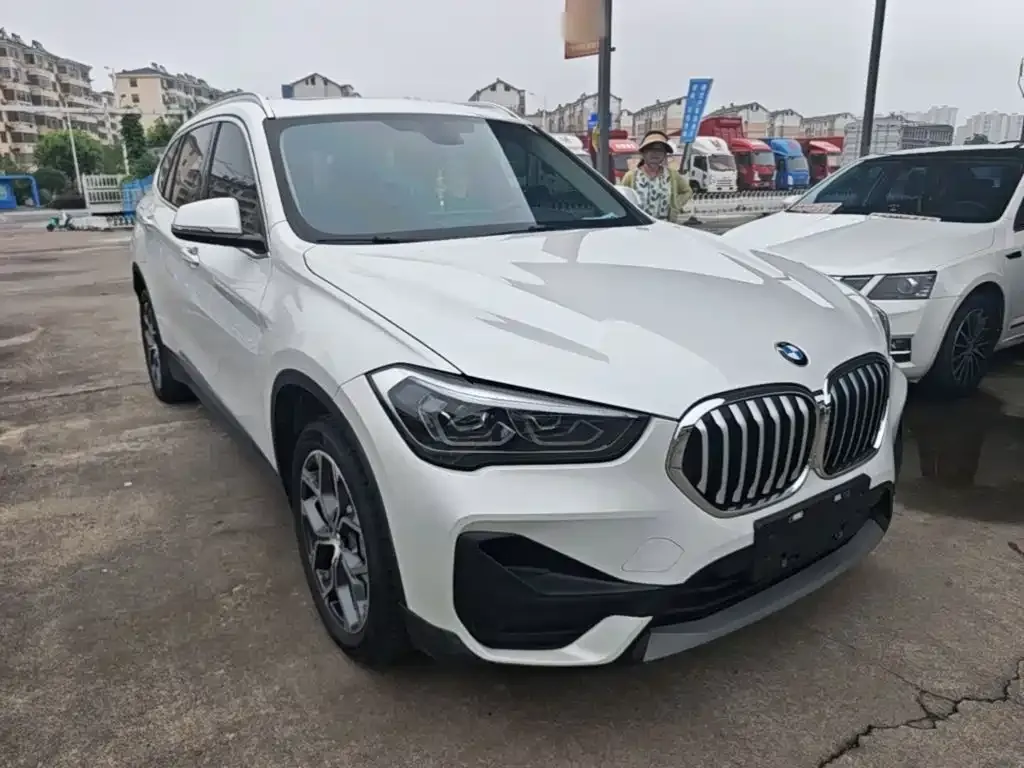 BMW X1 — фото 8