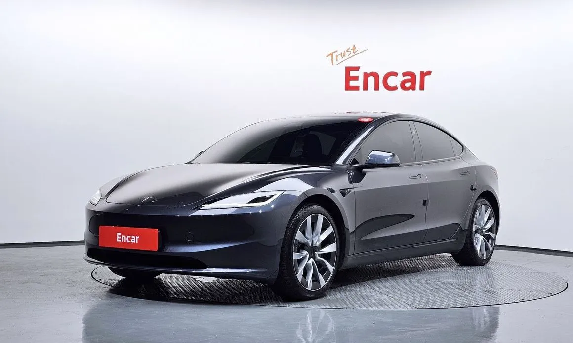 Tesla Model 3 — фото 1