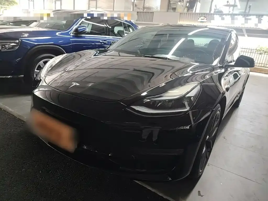 Tesla Model 3 — фото 1
