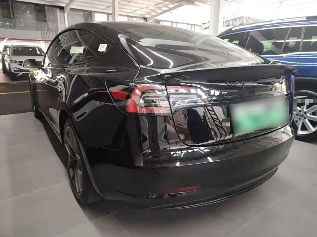 Tesla Model 3 — фото 6