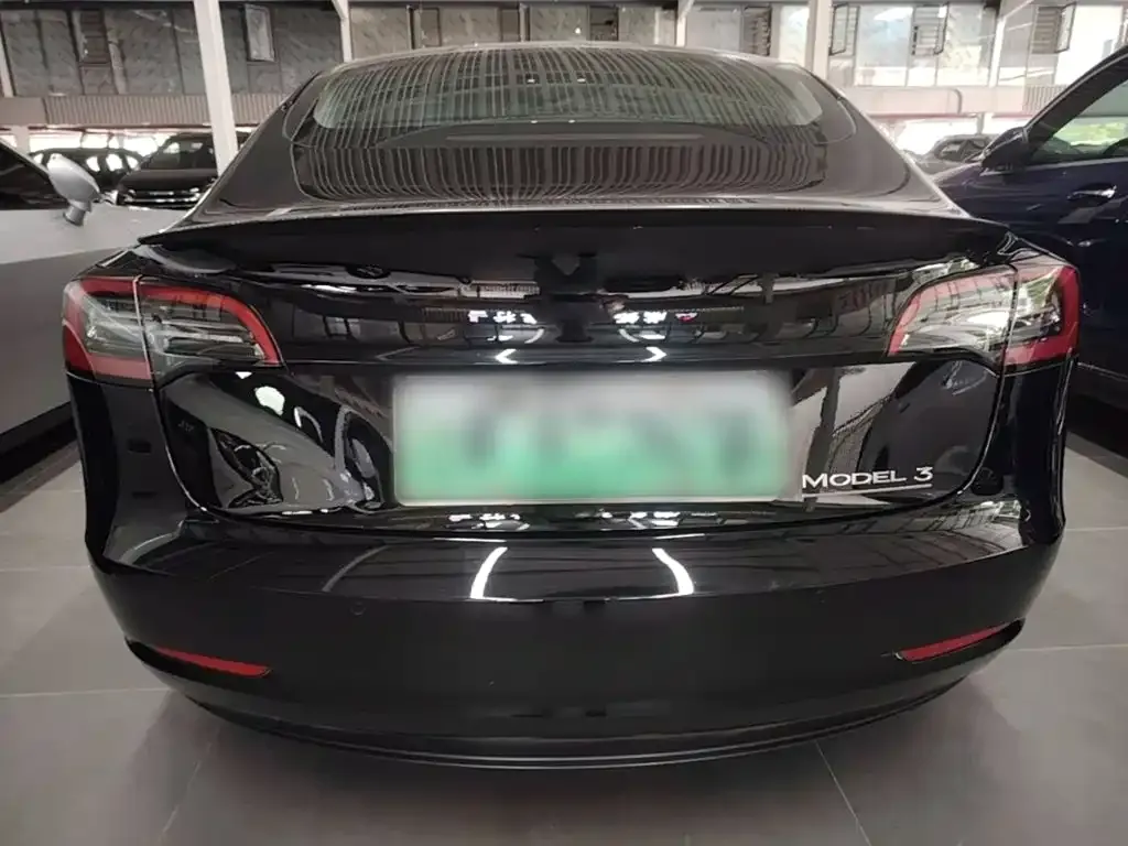 Tesla Model 3 — фото 7