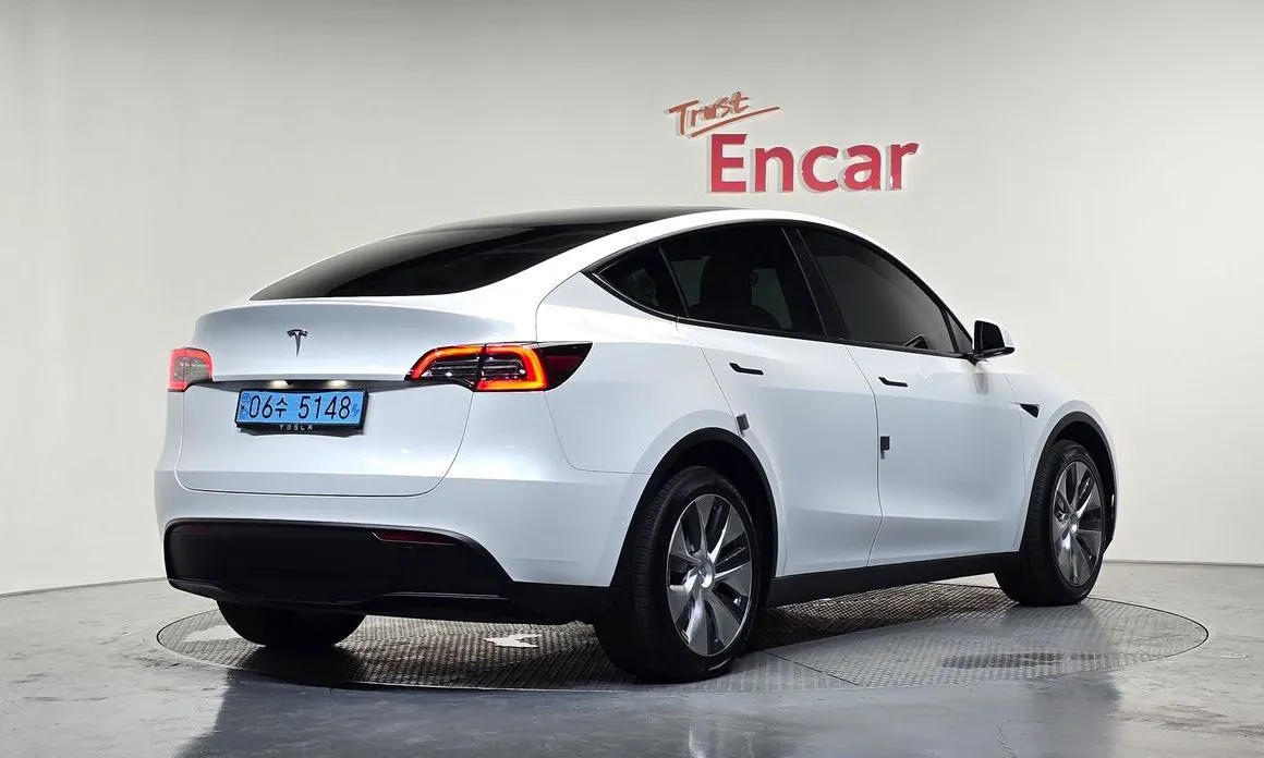 Tesla Model Y — фото 5