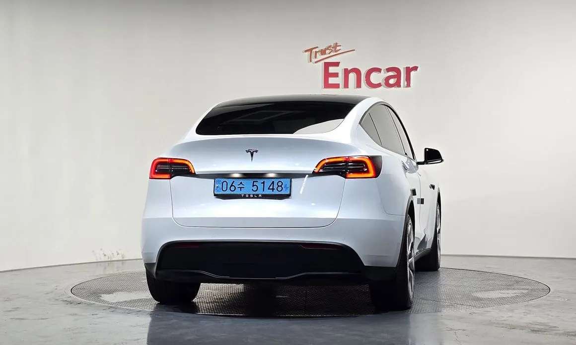Tesla Model Y — фото 2