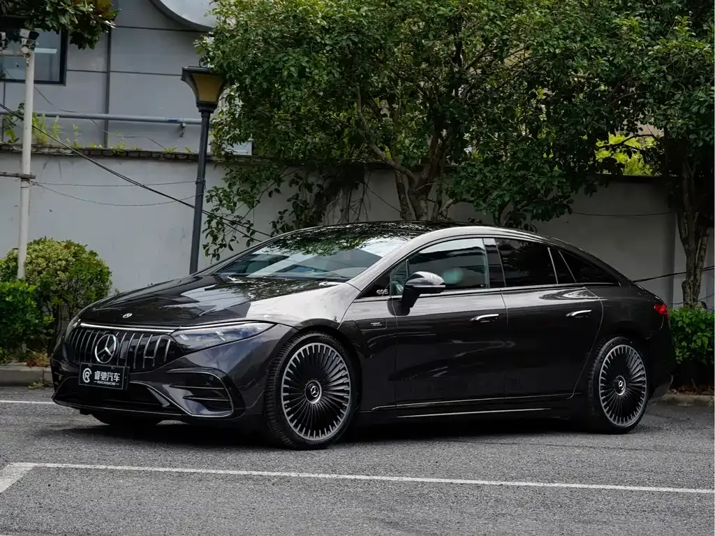 Mercedes-Benz EQS AMG — фото 1