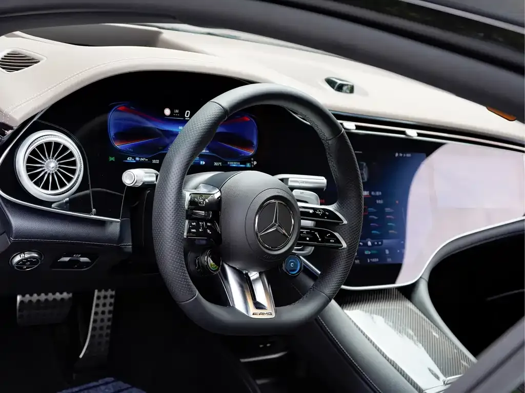 Mercedes-Benz EQS AMG — фото 2