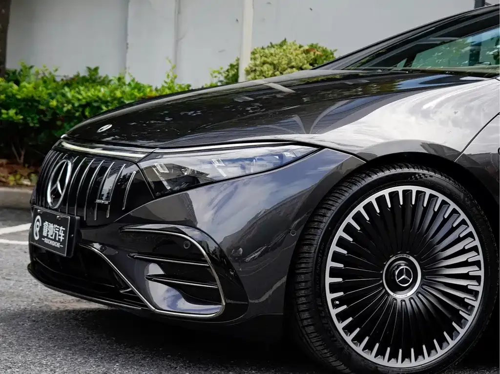 Mercedes-Benz EQS AMG — фото 7
