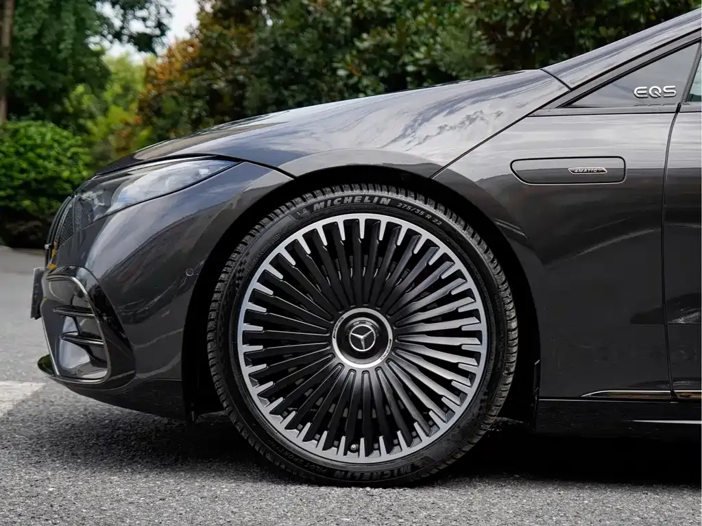 Mercedes-Benz EQS AMG — фото 8