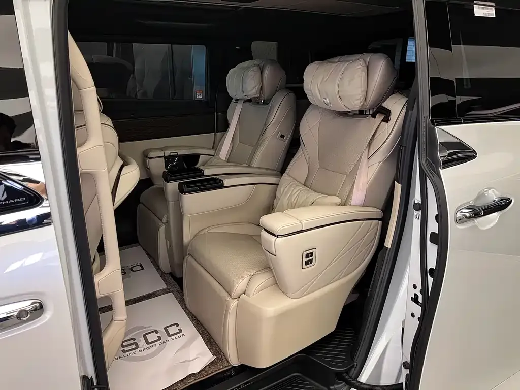 Toyota Alphard — фото 4