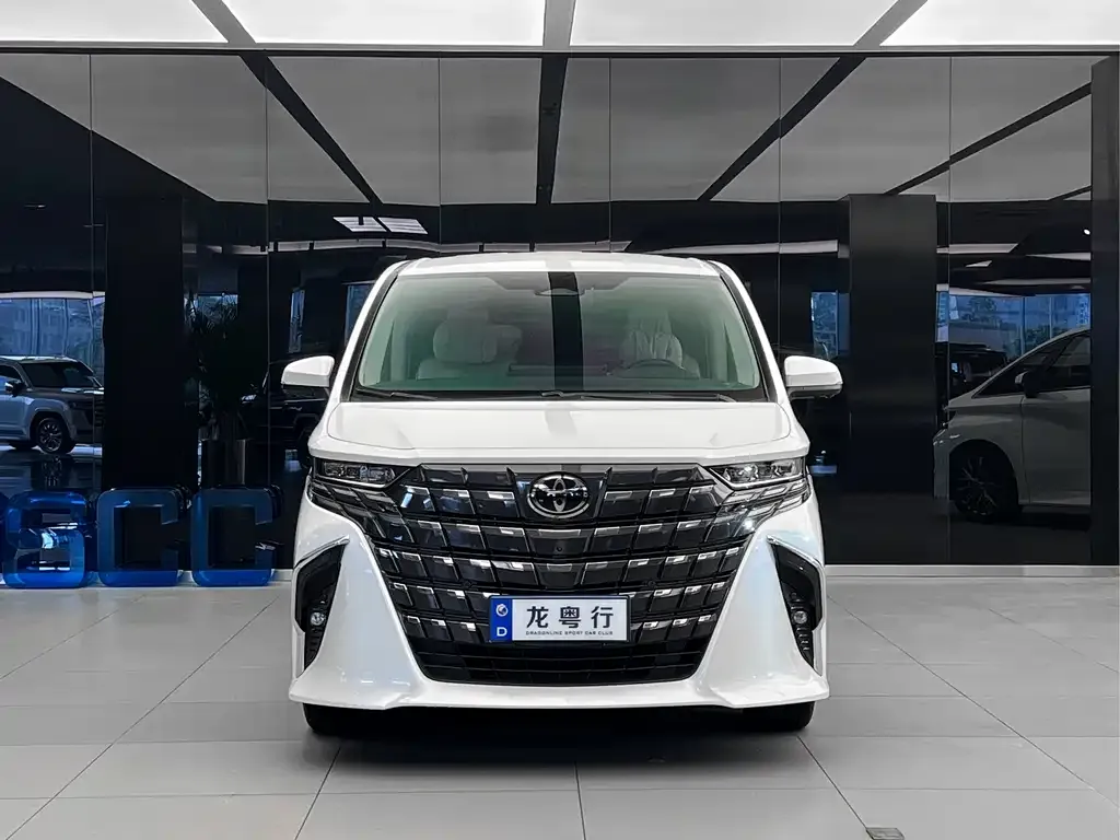 Toyota Alphard — фото 8