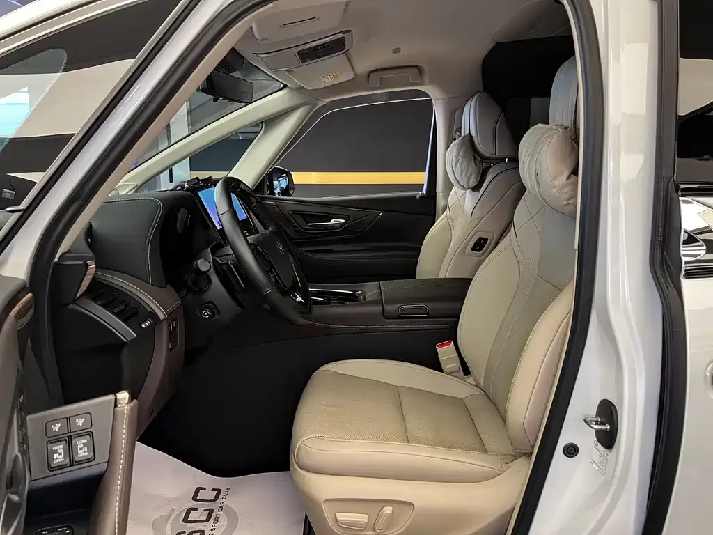 Toyota Alphard — фото 10