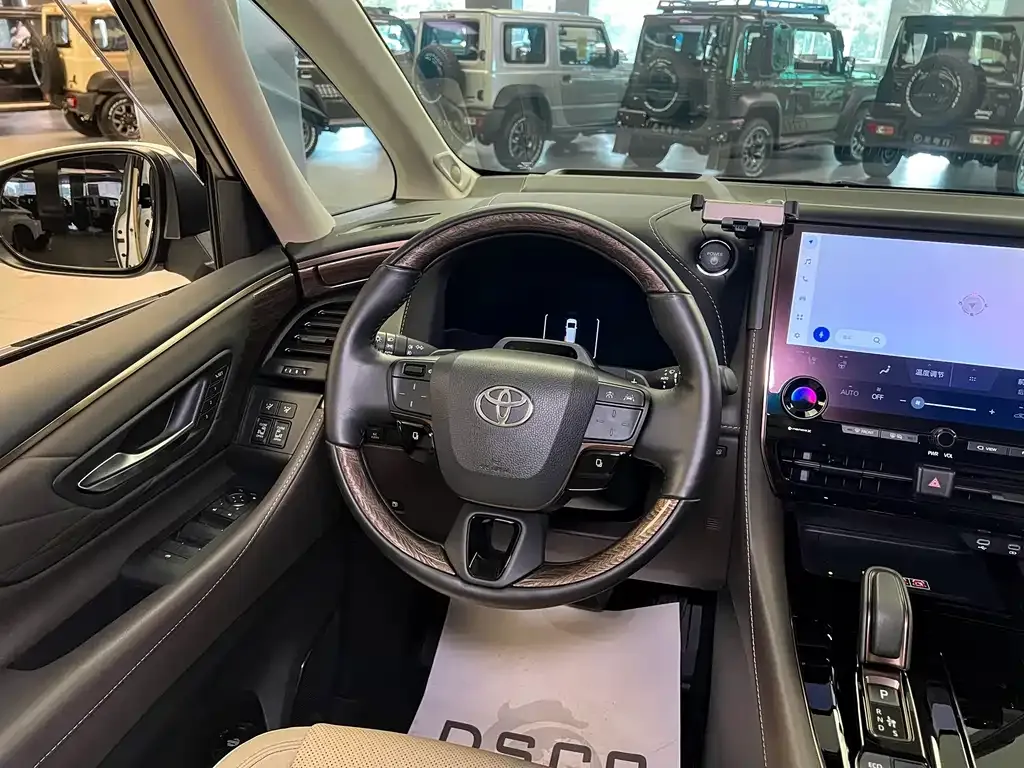 Toyota Alphard — фото 7